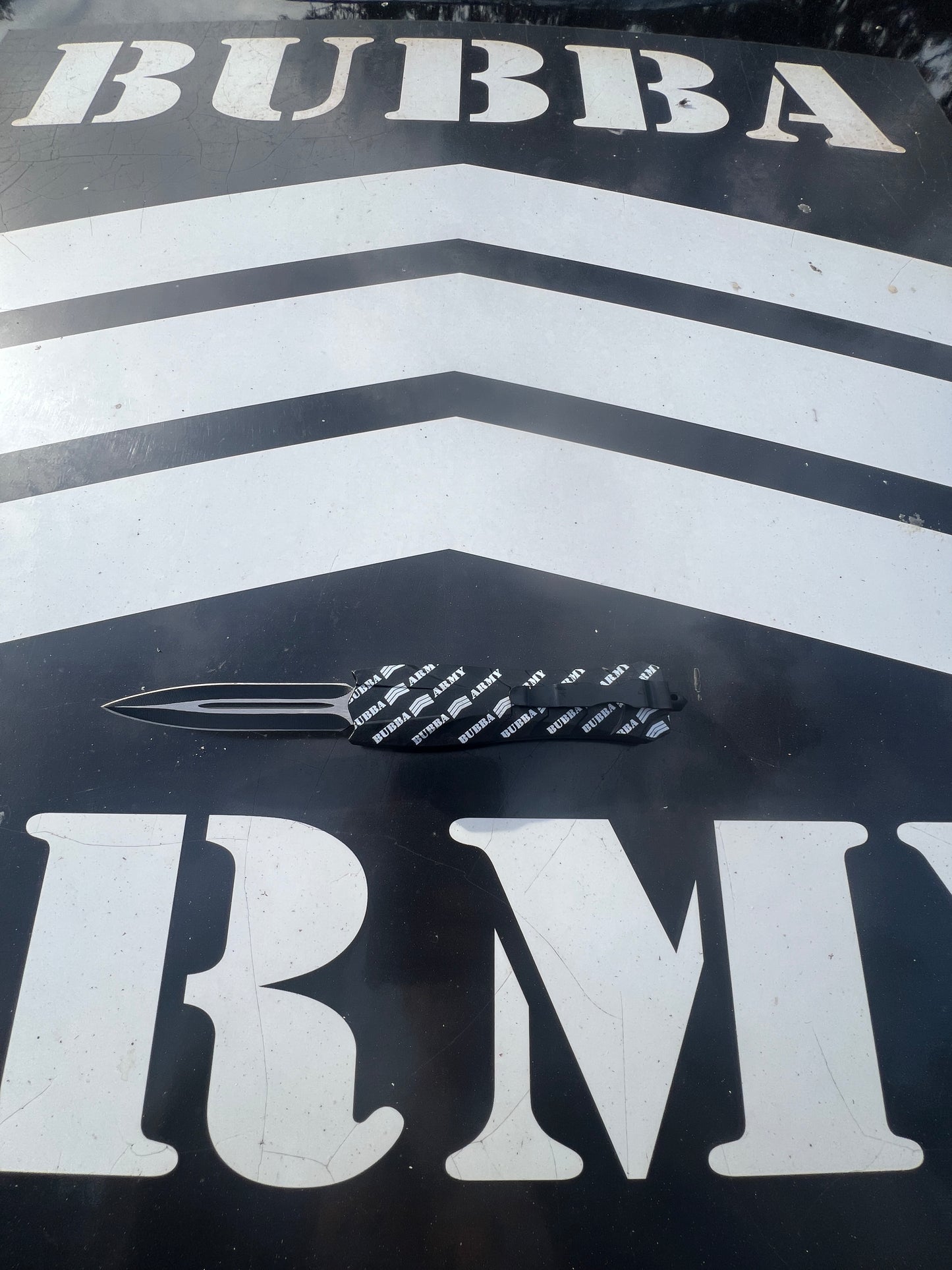 Retractable 9” hunting knife- Custom Bubba Army Logo on blade black sleeve case included