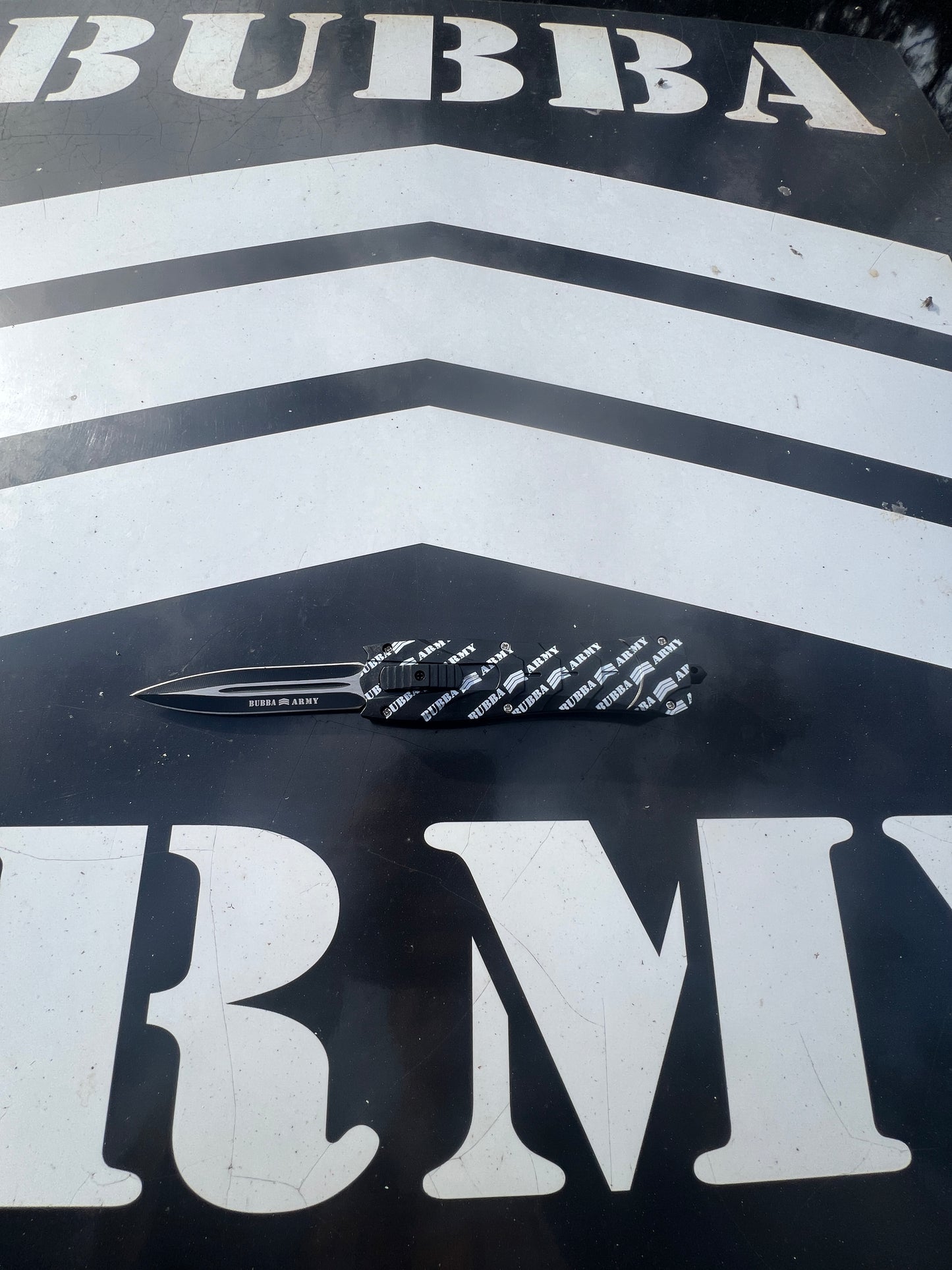 Retractable 9” hunting knife- Custom Bubba Army Logo on blade black sleeve case included